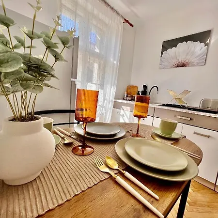 Simon Old Town Center Braşov