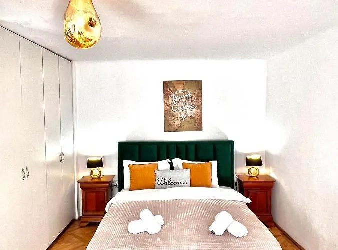 Simon Old Town Center Brasov