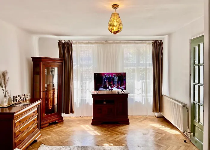 Simon Old Town Center * Brasov